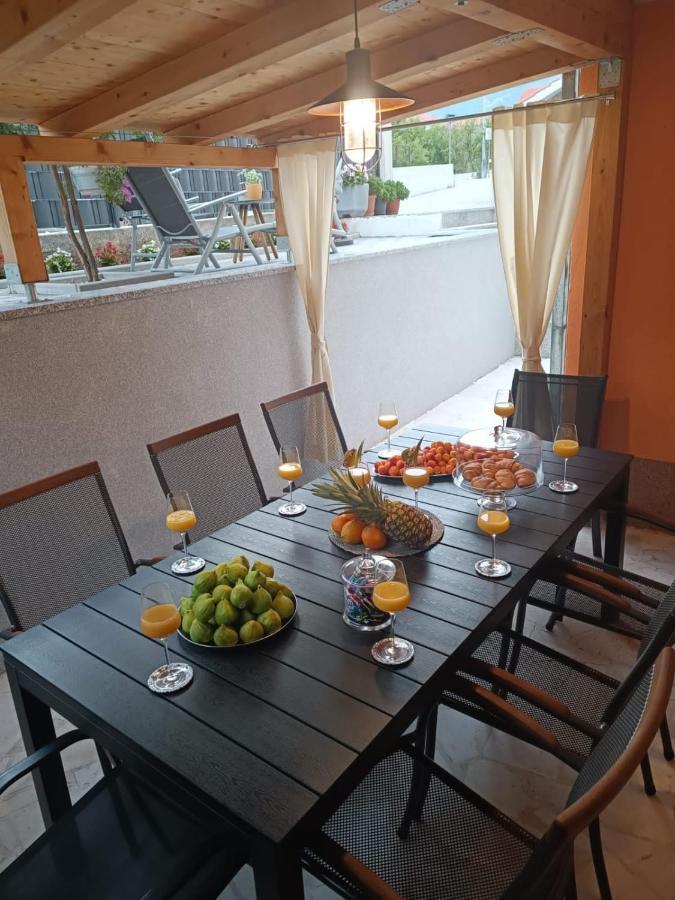 Apartment Radalj Kaštela Εξωτερικό φωτογραφία