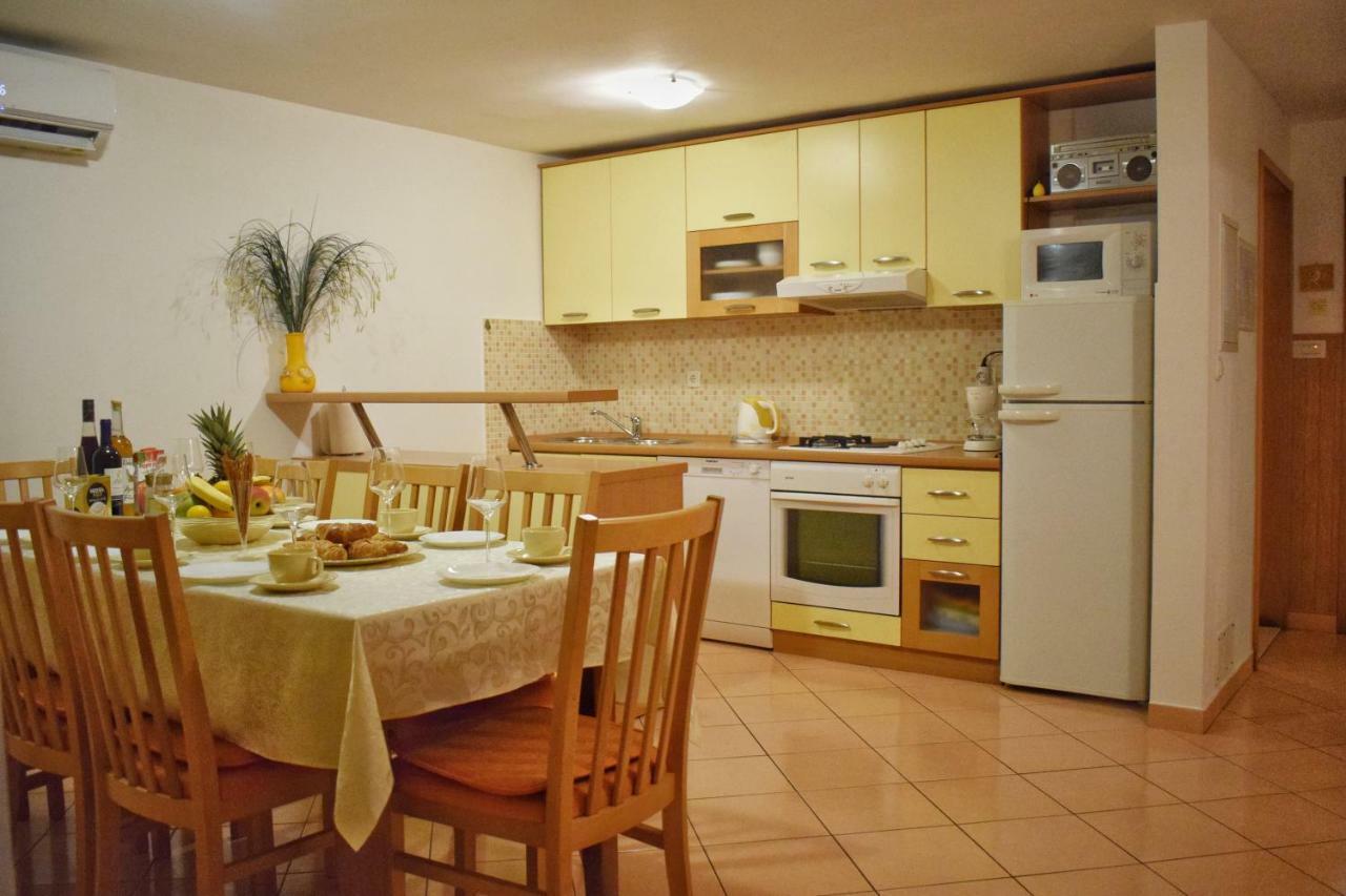 Apartment Radalj Kaštela Εξωτερικό φωτογραφία